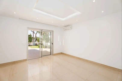 Moradia T3 para Arrendamento em Quarteira