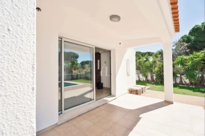 Moradia T3 para Arrendamento em Quarteira