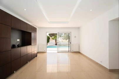 Moradia T3 para Arrendamento em Quarteira