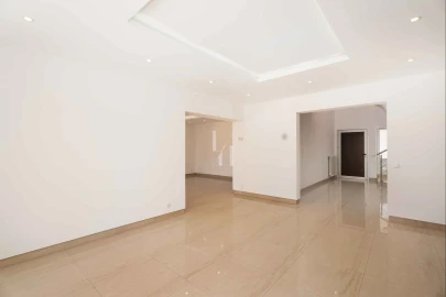 Moradia T3 para Arrendamento em Quarteira