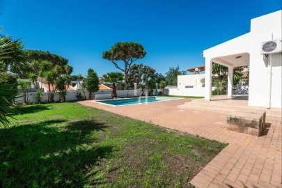 Moradia T3 para Arrendamento em Quarteira