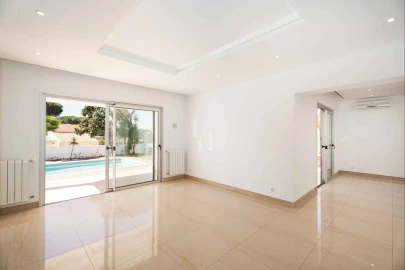 Moradia T3 para Arrendamento em Quarteira