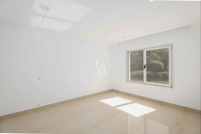 Moradia T3 para Arrendamento em Quarteira