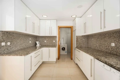 Moradia T3 para Arrendamento em Quarteira