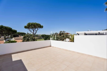 Moradia T3 para Arrendamento em Quarteira