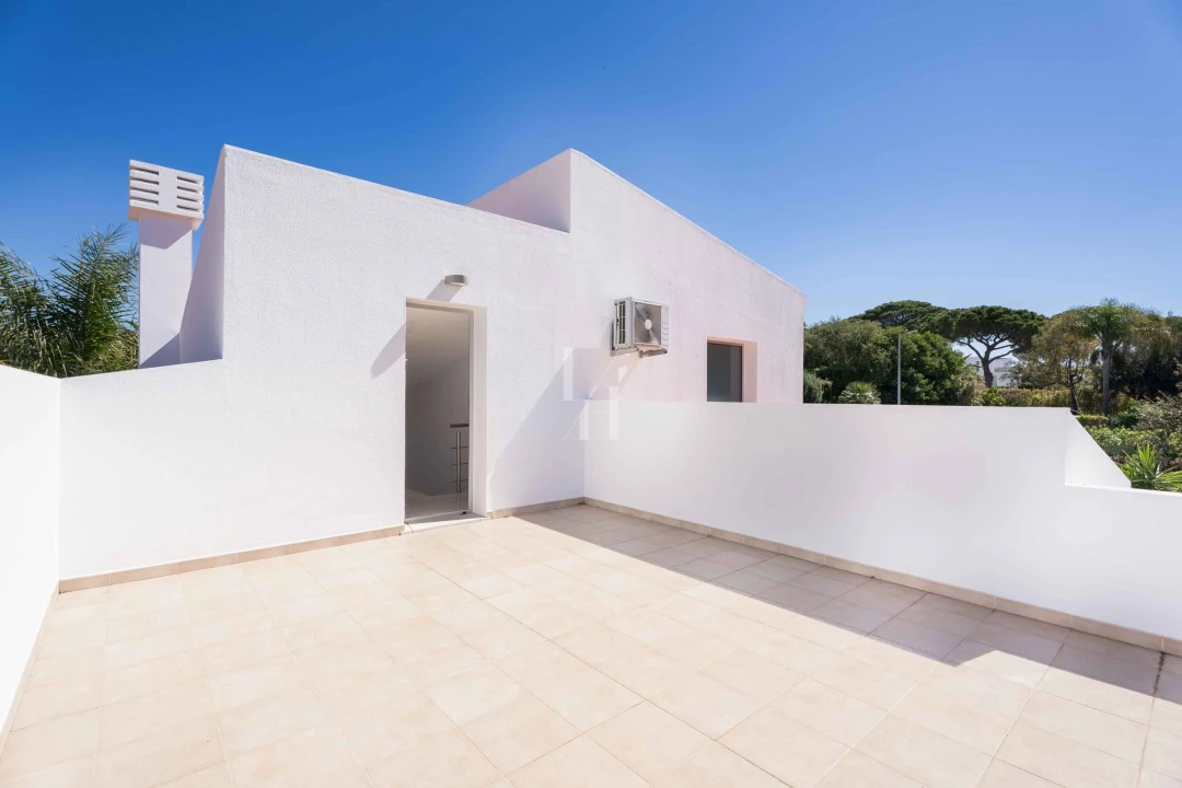 Moradia T3 para Arrendamento em Quarteira Foto 20