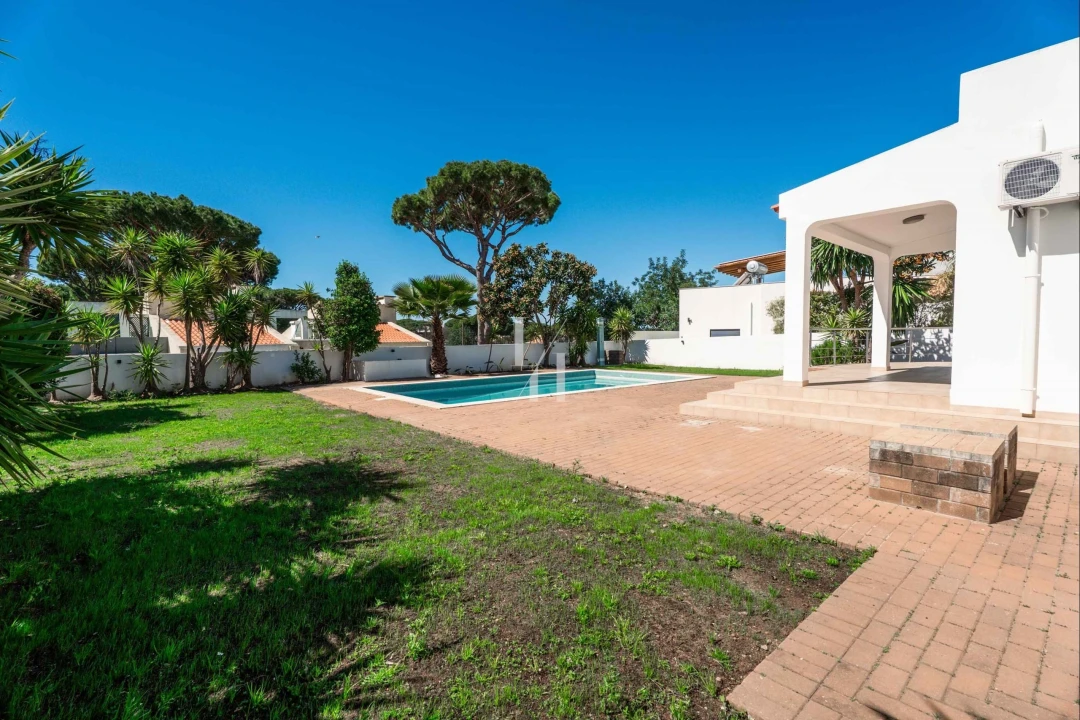 Moradia T3 para Arrendamento em Quarteira Foto 42