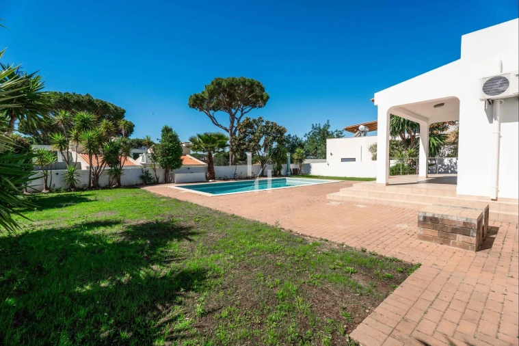 Moradia T3 para Arrendamento em Quarteira Foto 42