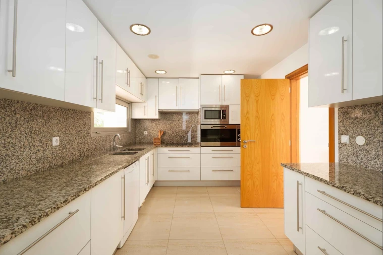 Moradia T3 para Arrendamento em Quarteira Foto 5