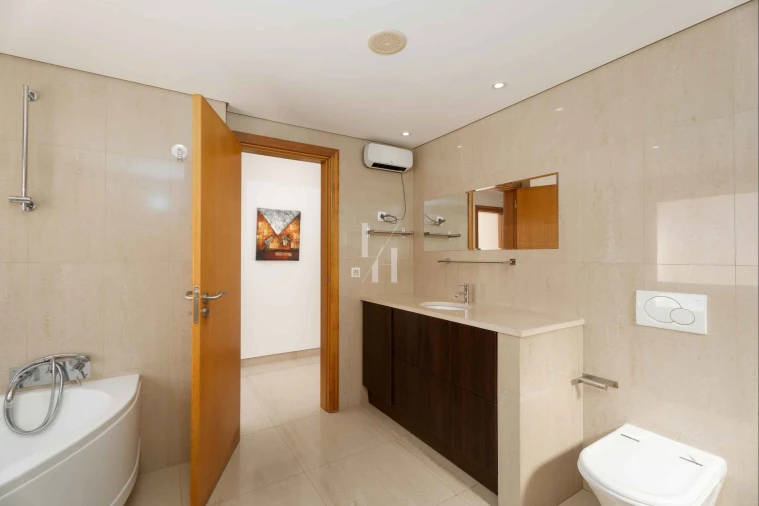 Moradia T3 para Arrendamento em Quarteira Foto 28