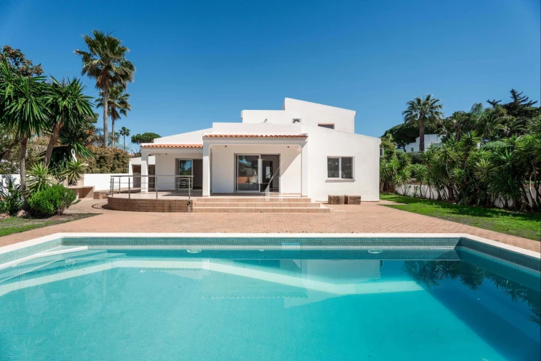 Moradia T3 para Arrendamento em Quarteira Foto 4