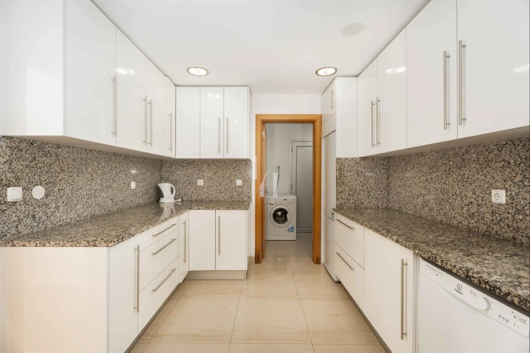 Moradia T3 para Arrendamento em Quarteira Foto 11