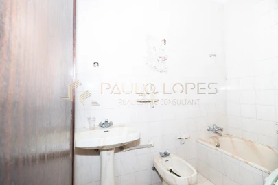 Negócio para Venda em Santa Maria da Feira, Travanca, Sanfins e Espargo