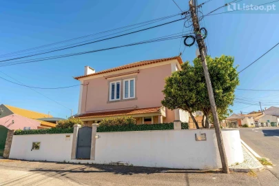 Moradia T3 para Venda em Agualva e Mira-Sintra