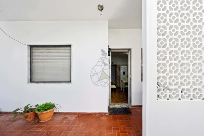 Apartamento T2 para Venda em Estômbar e Parchal