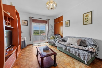Apartamento T2 para Venda em Estômbar e Parchal