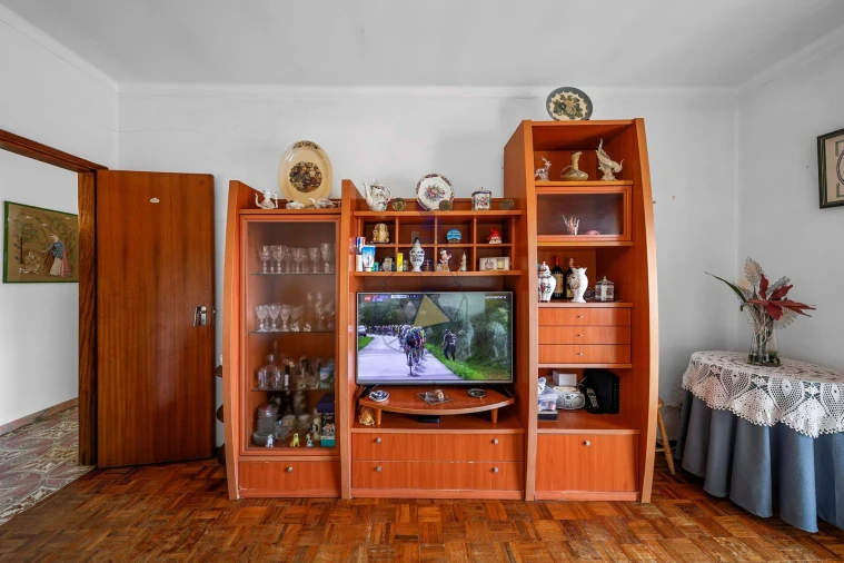 Apartamento T2 para Venda em Estômbar e Parchal Foto 23