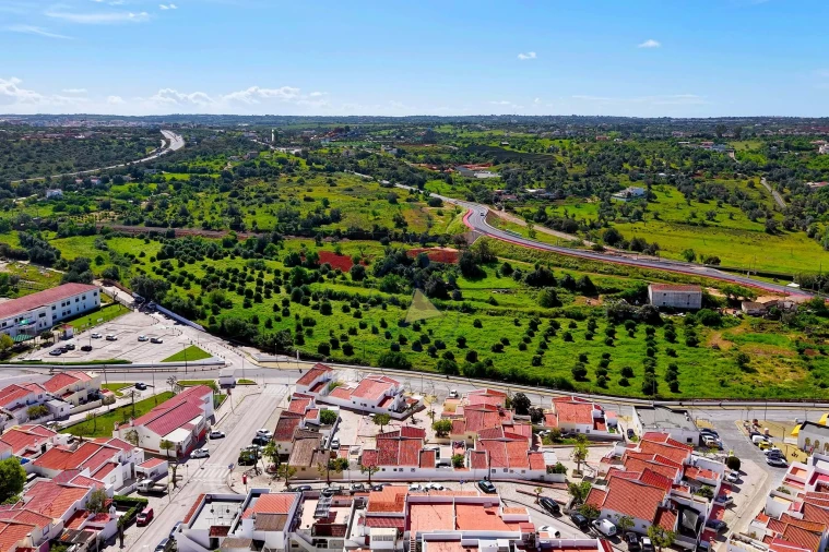 Apartamento T2 para Venda em Estômbar e Parchal Foto 39