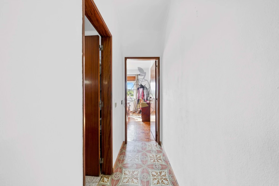 Apartamento T2 para Venda em Estômbar e Parchal Foto 24