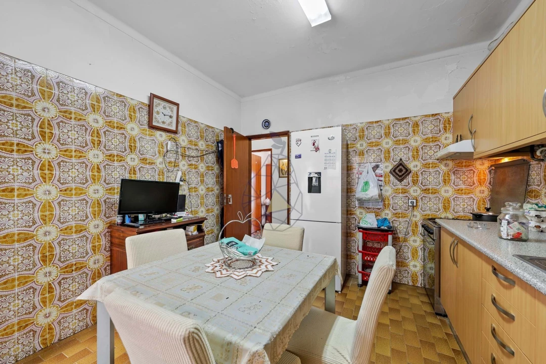 Apartamento T2 para Venda em Estômbar e Parchal Foto 4