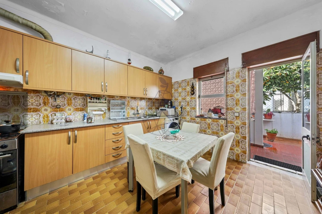 Apartamento T2 para Venda em Estômbar e Parchal Foto 2