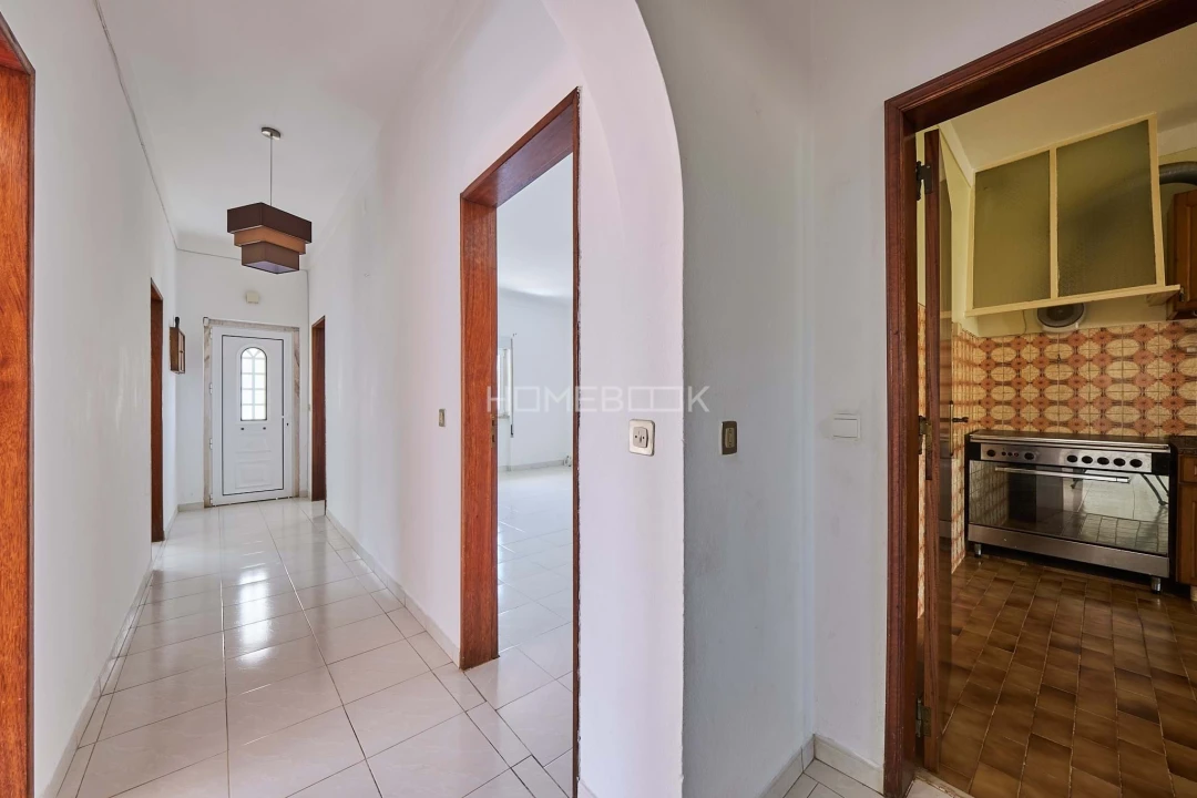 Moradia T6 para Venda em Vialonga Foto 17