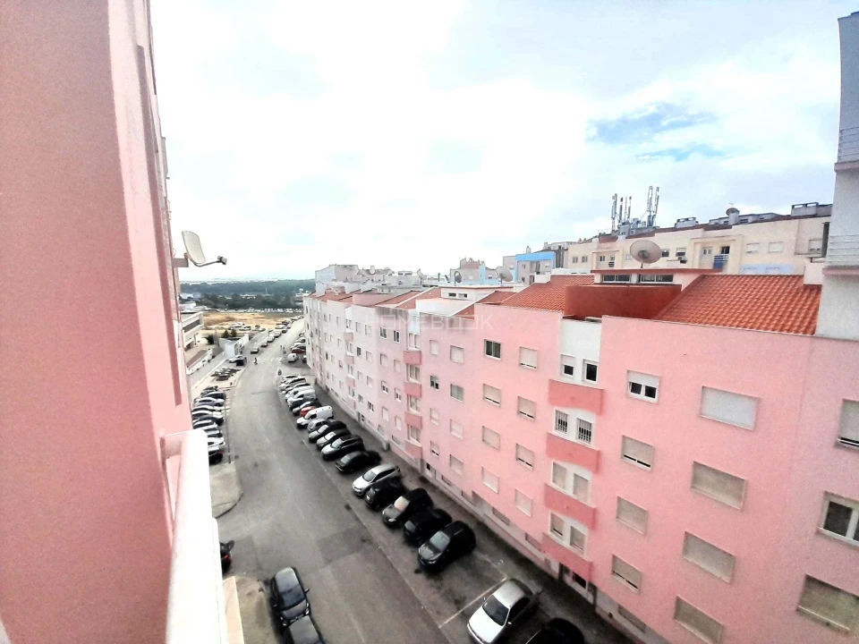 Apartamento T2 para Arrendamento em Corroios Foto 21