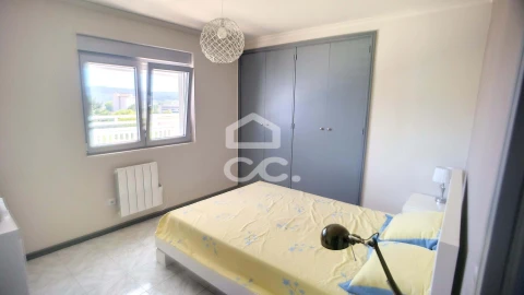 Apartamento T2 para Arrendamento em Santa Maria Maior