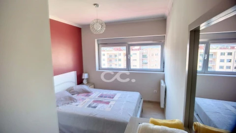 Apartamento T2 para Arrendamento em Santa Maria Maior