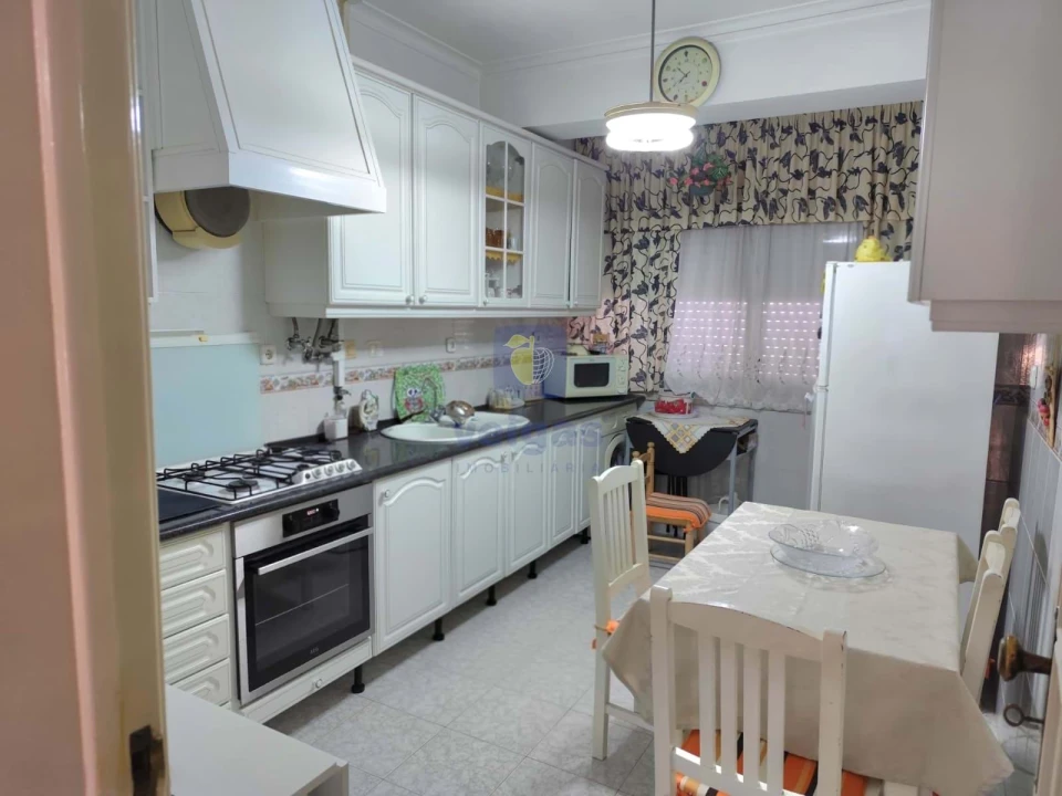 Apartamento T2 para Venda em Venteira Foto 2