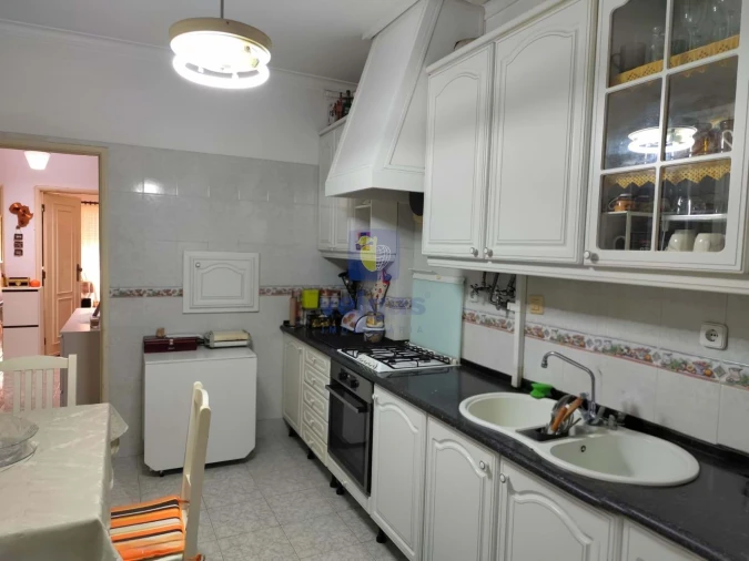 Apartamento T2 para Venda em Venteira Foto 3