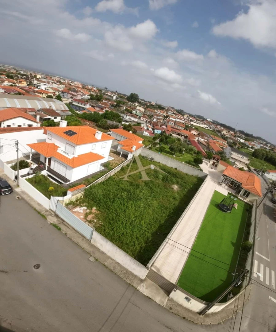Terreno para Venda em Esmoriz Foto 2