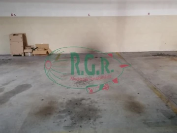 Garagem para Arrendamento em Valongo