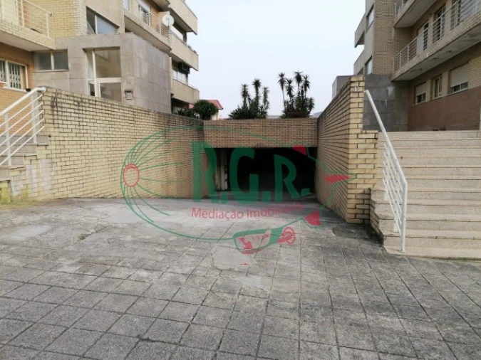 Garagem para Arrendamento em Valongo Foto 8