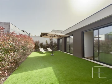 Moradia T3 para Venda em Mafamude e Vilar do Paraíso