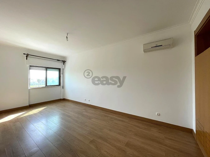 Apartamento T2 para Arrendamento em Falagueira-Venda Nova Foto 7