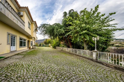 Moradia T4 para Venda em Gove