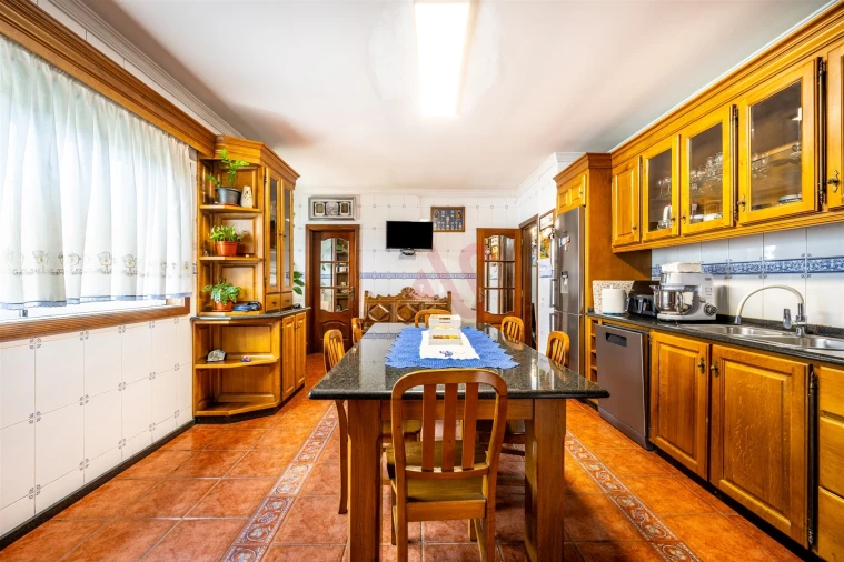 Moradia T4 para Venda em Gove Foto 4