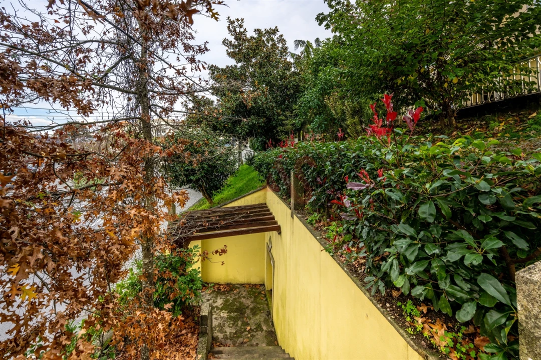 Moradia T4 para Venda em Gove Foto 44