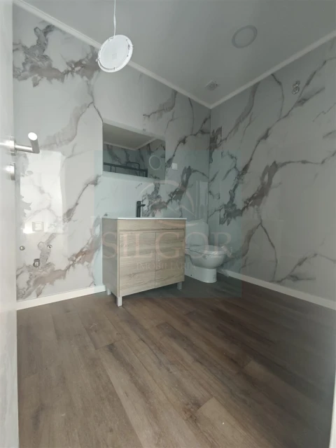 Moradia T2 para Venda em Baixa da Banheira e Vale da Amoreira