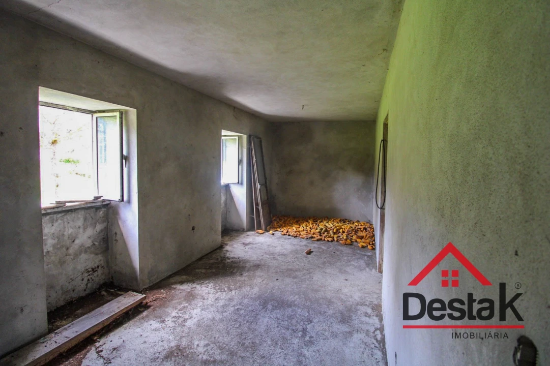 Moradia T7 para Venda em Arcozelo das Maias Foto 35