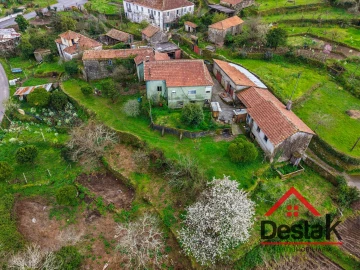 Moradia T7 para Venda em Arcozelo das Maias