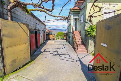 Moradia T7 para Venda em Arcozelo das Maias