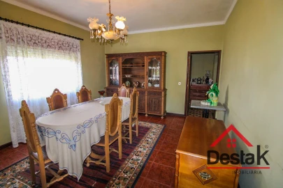 Moradia T7 para Venda em Arcozelo das Maias