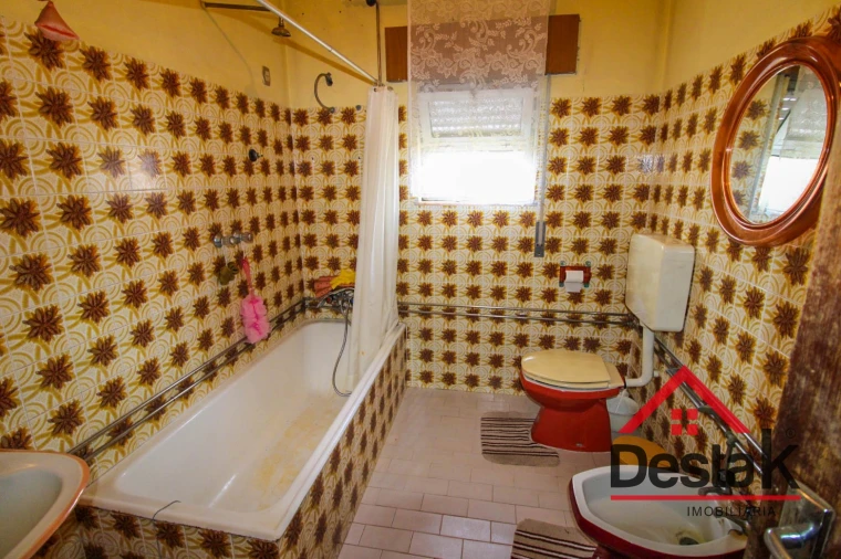 Moradia T7 para Venda em Arcozelo das Maias Foto 16