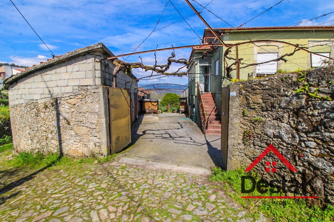 Moradia T7 para Venda em Arcozelo das Maias Foto 3