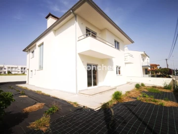Moradia T4 para Venda em Tamel (São Verissimo)