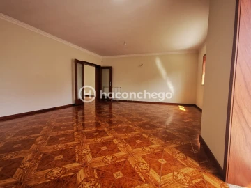 Moradia T4 para Venda em Tamel (São Verissimo)