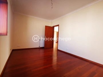 Moradia T4 para Venda em Tamel (São Verissimo)