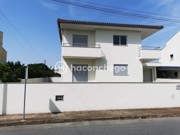 Moradia T4 para Venda em Tamel (São Verissimo)